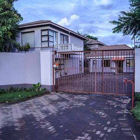 The Palace Guest House Harare Exterior foto